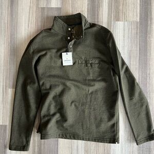 Untuckit Sweater - Button Collar